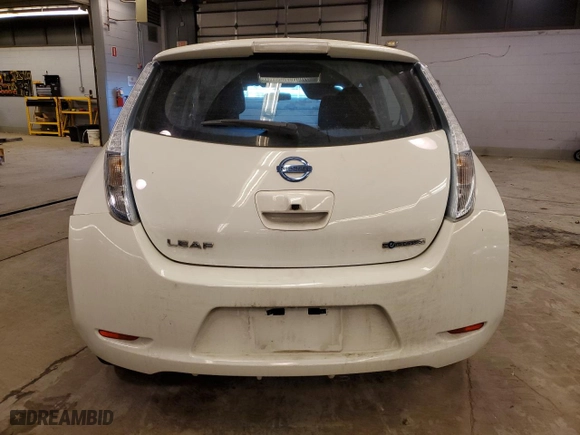 2014 Nissan LEAF SV with VIN 1N4AZ0CP6EC335133, listed as a Copart auction lot 43233825 with NaN miles and Clean Title. Bid and sale history available at carsss.com. Image 6.