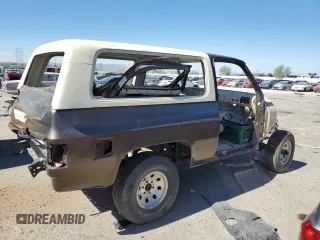 1987 Chevrolet Blazer z VIN 1GNEV18K5HF182877, wystawiony jako Copart lot #78032984 z przebiegiem Nie podano mil oraz Czysty tytuł • Clean title. Historia ofert i sprzedaży dostępna na DreamBid. Obrazek 3.