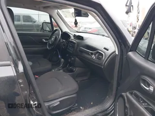 2020 Jeep Renegade Latitude with VIN ZACNJABB6LPL74339, listed as a IAAI auction lot 41525951 with 117,530 mi miles and . Bid and sale history available at DreamBid. Image 5.