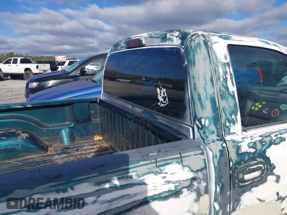 1998 Dodge Dakota SLT z VIN 1B7FL26X7WS586596, wystawiony jako IAAI lot #41745358 z przebiegiem 173 950 mil mil oraz . Historia ofert i sprzedaży dostępna na DreamBid. Obrazek 8.