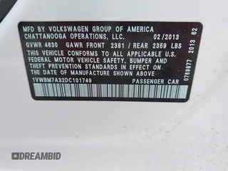2013 Volkswagen Passat SE z VIN 1VWBM7A32DC101749, wystawiony jako IAAI lot #41836320 z przebiegiem 83 725 mil mil oraz . Historia ofert i sprzedaży dostępna na DreamBid. Obrazek 9.