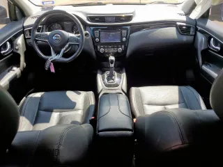 2017 Nissan Rogue SL z VIN JN1BJ1CP4HW003046, wystawiony jako Copart lot #57722275 z przebiegiem 25 556 mil mil oraz Szkoda całkowita • Salvage title. Historia ofert i sprzedaży dostępna na DreamBid. Obrazek 8.