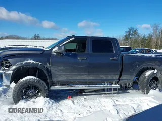 2018 Ram 2500 Tradesman z VIN 3C6UR5CL3JG380790, wystawiony jako IAAI lot #41579401 z przebiegiem 72 675 mil mil oraz . Historia ofert i sprzedaży dostępna na DreamBid. Obrazek 15.