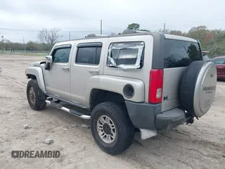 2006 Hummer H3 with VIN 5GTDN136668119733, listed as a IAAI auction lot 41569647 with 292,021 mi miles. Bid and sale history available at carsss.com. Image 3.