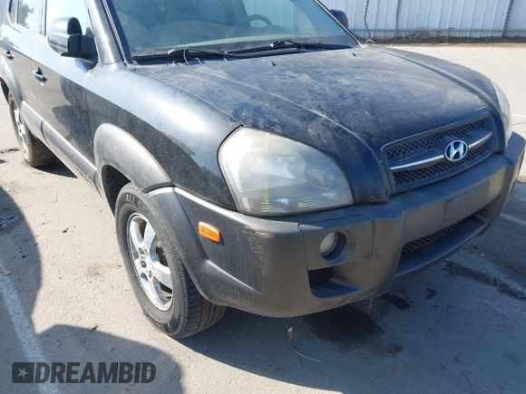2005 Hyundai Tucson GLS with VIN KM8JN12D55U142254, listed as a IAAI auction lot 42150708 with 222,286 mi miles. Bid and sale history available at carsss.com. Image 6.