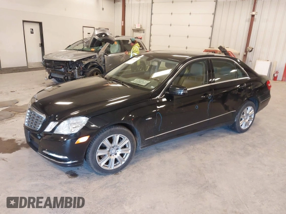 2012 Mercedes-Benz E 350 Luxury z VIN WDDHF8JB5CA563419, wystawiony jako IAAI lot #42184077 z przebiegiem 136 795 mil mil oraz . Historia ofert i sprzedaży dostępna na DreamBid. Obrazek 17.
