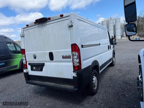 2019 Ram ProMaster Cargo Van with VIN 3C6TRVAG3KE524286, listed as a Copart auction lot 53739995 with 101,140 mi miles and Clean Title. Bid and sale history available at carsss.com. Image 4.