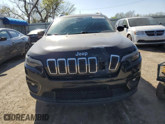 2019 Jeep Cherokee Latitude with VIN 1C4PJLCB2KD203283, listed as a Copart auction lot 52202135 with 140,809 mi miles and Salvage title. Bid and sale history available at DreamBid. Image 5.