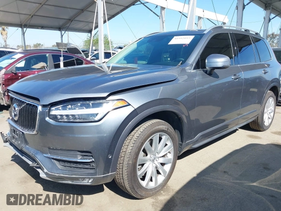 2018 Volvo XC90 Momentum with VIN YV4102PK3J1341909, listed as a IAAI auction lot 41992093 with 1 mi miles. Bid and sale history available at carsss.com. Image 17.
