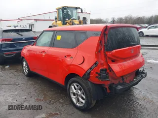 2020 Kia Soul LX with VIN KNDJ23AU5L7000718, listed as a IAAI auction lot 40811588 with 107,083 mi miles. Bid and sale history available at carsss.com. Image 3.