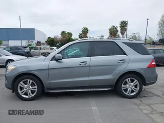 2012 Mercedes-Benz M ML 350 with VIN 4JGDA5HB2CA022335, listed as a IAAI auction lot 42045828 with 162,328 mi miles. Bid and sale history available at carsss.com. Image 14.