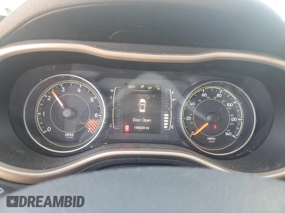 2015 Jeep Cherokee Sport z VIN 1C4PJLAB7FW531697, wystawiony jako Copart lot #49460415 z przebiegiem 145 023 mil mil oraz Czysty tytuł • Clean title. Historia ofert i sprzedaży dostępna na DreamBid. Obrazek 9.
