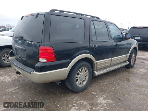 2006 Ford Expedition Eddie Bauer with VIN 1FMPU17576LA05399, listed as a IAAI auction lot 41432779 with 223,738 mi miles. Bid and sale history available at carsss.com. Image 4.