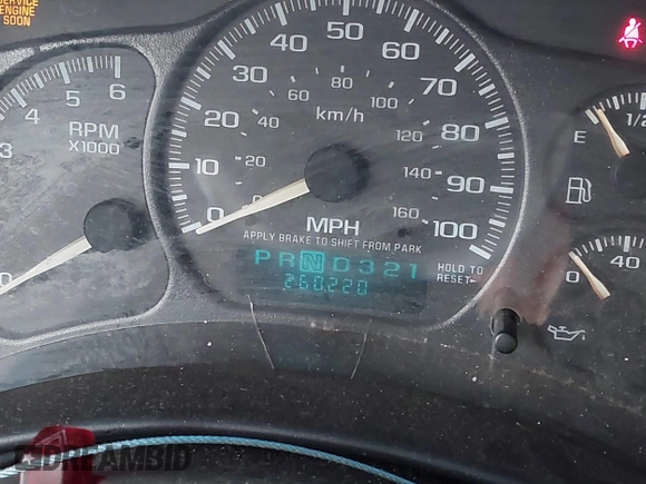 2002 Chevrolet Suburban LS with VIN 1GNFK16Z82J281842, listed as a IAAI auction lot 41633749 with 260,220 mi miles. Bid and sale history available at carsss.com. Image 7.