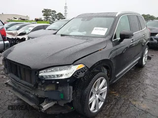 2016 Volvo XC90 T6 Inscription with VIN YV4A22PL6G1016828, listed as a IAAI auction lot 41572292 with 124,343 mi miles. Bid and sale history available at carsss.com. Image 18.