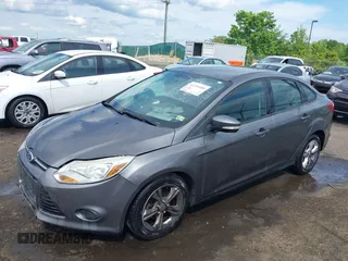 2013 Ford Focus SE z VIN 1FADP3F24DL104718, wystawiony jako IAAI lot #42206680 z przebiegiem Nie podano mil oraz . Historia ofert i sprzedaży dostępna na DreamBid. Obrazek 17.