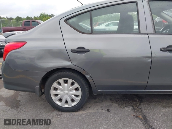 2017 Nissan Versa SV z VIN 3N1CN7AP3HL855554, wystawiony jako IAAI lot #42006848 z przebiegiem 155 485 mil mil oraz . Historia ofert i sprzedaży dostępna na DreamBid. Obrazek 14.