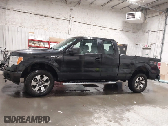 2014 Ford F-150 XL with VIN 1FTFX1EF6EKG50925, listed as a IAAI auction lot 41580247 with 84,301 mi miles. Bid and sale history available at carsss.com. Image 14.