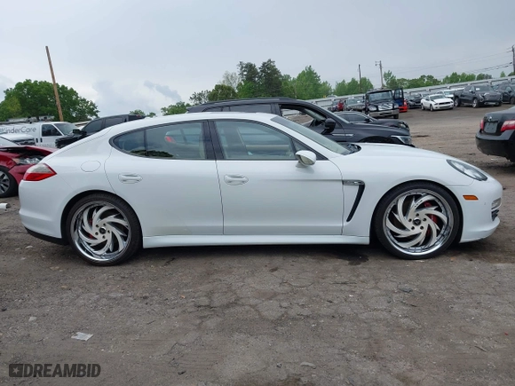 2013 Porsche Panamera with VIN WP0AA2A72DL014124, listed as a IAAI auction lot 42115410 with 184,206 mi miles. Bid and sale history available at carsss.com. Image 13.