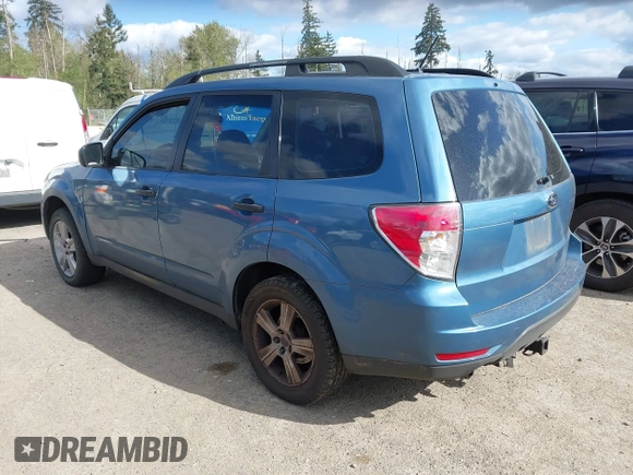 2010 Subaru Forester 2.5X with VIN JF2SH6BC9AH900007, listed as a IAAI auction lot 42095689 with 186,070 mi miles. Bid and sale history available at carsss.com. Image 3.
