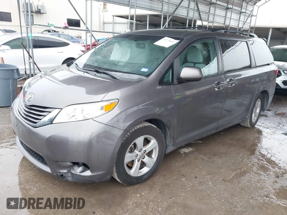 2016 Toyota Sienna LE AAS z VIN 5TDKK3DC9GS694686, wystawiony jako IAAI lot #42374687 z przebiegiem 192 571 mil mil oraz . Historia ofert i sprzedaży dostępna na DreamBid. Obrazek 2.