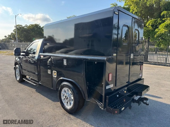 2020 Ford Super Duty F-350 SRW XL with VIN 1FDRF3A67LED30523, listed as a Copart auction lot 50744025 with NaN miles and Non Repairable. Bid and sale history available at carsss.com. Image 2.