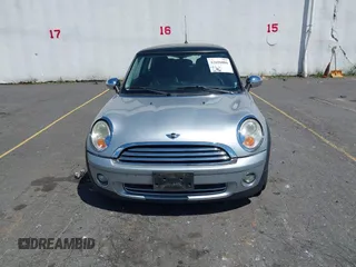 2009 MINI Hardtop with VIN WMWMF335X9TU71767, listed as a IAAI auction lot 42696886 with 105,408 mi miles and . Bid and sale history available at DreamBid. Image 6.
