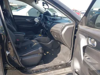 2017 Nissan Rogue SL with VIN JN8AT2MT6HW391390, listed as a IAAI auction lot 41852317 with 72,660 mi miles and . Bid and sale history available at carsss.com. Image 5.