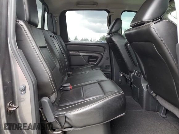 2015 Nissan Titan SV z VIN 1N6AA0EC5FN513631, wystawiony jako Copart lot #61260425 z przebiegiem 160 408 mil mil oraz Szkoda całkowita • Salvage title. Historia ofert i sprzedaży dostępna na DreamBid. Obrazek 10.