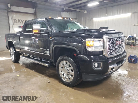 2019 GMC Sierra 2500HD Denali with VIN 1GT12SEY2KF219941, listed as a Copart auction lot 51613435 with 47,845 mi miles and Salvage Title. Bid and sale history available at carsss.com. Image 4.