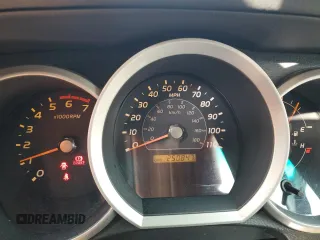 2009 Toyota 4Runner SR5 z VIN JTEZU14R79K026599, wystawiony jako Copart lot #78200484 z przebiegiem 250 847 mil mil oraz Czysty tytuł • Clean title. Historia ofert i sprzedaży dostępna na DreamBid. Obrazek 9.