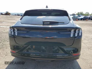 2023 Ford Mustang Mach-E Premium z VIN 3FMTK3SU7PMA64788, wystawiony jako Copart lot #60277685 z przebiegiem 13 837 mil mil oraz Szkoda całkowita • Salvage title. Historia ofert i sprzedaży dostępna na DreamBid. Obrazek 6.