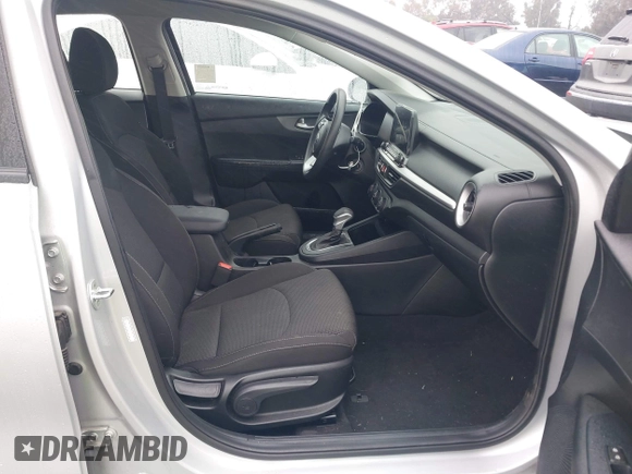 2021 Kia Forte LXS with VIN 3KPF24AD3ME268213, listed as a IAAI auction lot 41561861 with 22,544 mi miles and . Bid and sale history available at DreamBid. Image 5.