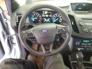 2018 Ford Escape SE z VIN 1FMCU9GD3JUC13075, wystawiony jako IAAI lot #42537659 z przebiegiem 77 270 mil mil oraz . Historia ofert i sprzedaży dostępna na DreamBid. Obrazek 21.