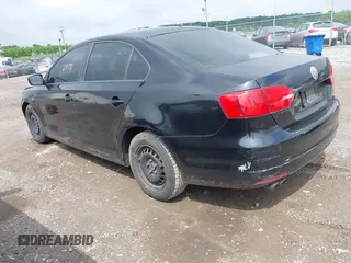 2013 Volkswagen Jetta S с VIN 3VW2K7AJ3DM287093, выставлен на аукционе IAAI как лот 42462370 с пробегом 234 157 миль миль и . История ставок и продаж доступна на DreamBid. Изображение 3.