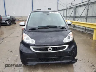 2013 Smart fortwo Pure z VIN WMEEJ3BA0DK671030, wystawiony jako Copart lot #53307075 z przebiegiem 57 779 mil mil oraz Szkody całkowita. Historia ofert i sprzedaży dostępna na DreamBid. Obrazek 5.