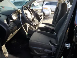2020 Chevrolet Trax LS with VIN KL7CJNSB8LB065822, listed as a Copart auction lot 82164354 with 76,623 mi miles and Salvage Title. Bid and sale history available at carsss.com. Image 7.