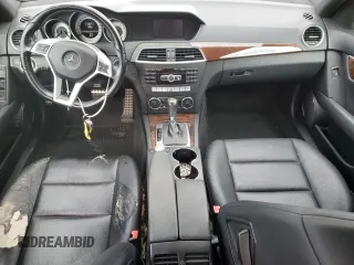 2013 Mercedes-Benz C 300 Sport z VIN WDDGF8AB6DA834789, wystawiony jako Copart lot #56175185 z przebiegiem 142 324 mil mil oraz Szkoda całkowita • Salvage title. Historia ofert i sprzedaży dostępna na DreamBid. Obrazek 8.