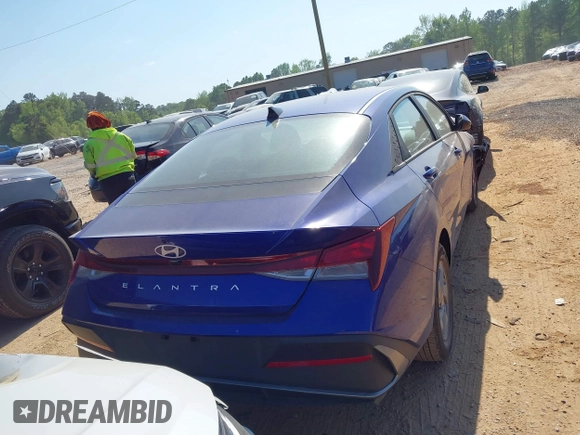 2024 Hyundai Elantra SE with VIN KMHLL4DG9RU829766, listed as a IAAI auction lot 42080095 with 8,711 mi miles and . Bid and sale history available at DreamBid. Image 16.