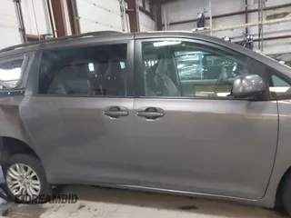 2013 Toyota Sienna XLE AAS with VIN 5TDYK3DC5DS355798, listed as a IAAI auction lot 41884055 with 135,032 mi miles. Bid and sale history available at carsss.com. Image 13.