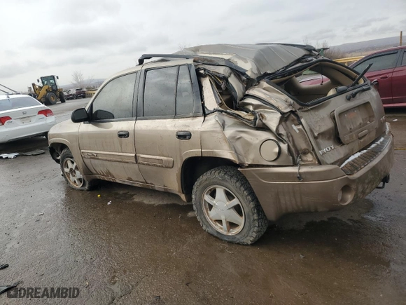 2003 GMC Envoy SLT with VIN 1GKDS13S432372114, listed as a Copart auction lot 88175945 with 114,138 mi miles and Salvage Title. Bid and sale history available at carsss.com. Image 2.