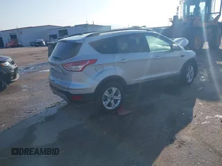 2016 Ford Escape SE with VIN 1FMCU0GX6GUC41452, listed as a IAAI auction lot 39369447 with 235,434 mi miles and . Bid and sale history available at carsss.com. Image 4.