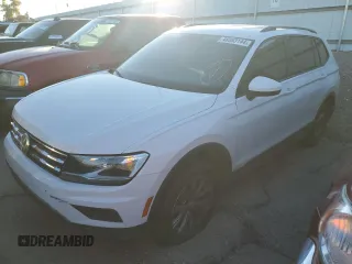 2020 Volkswagen Tiguan S z VIN 3VV1B7AX3LM072977, wystawiony jako Copart lot #48883144 z przebiegiem 19 678 mil mil oraz Szkoda całkowita • Salvage title. Historia ofert i sprzedaży dostępna na DreamBid. Obrazek 1.