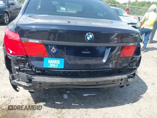 2011 BMW 7 Series 740i z VIN WBAKA4C50BC392111, wystawiony jako IAAI lot #42151182 z przebiegiem 107 955 mil mil oraz . Historia ofert i sprzedaży dostępna na DreamBid. Obrazek 6.