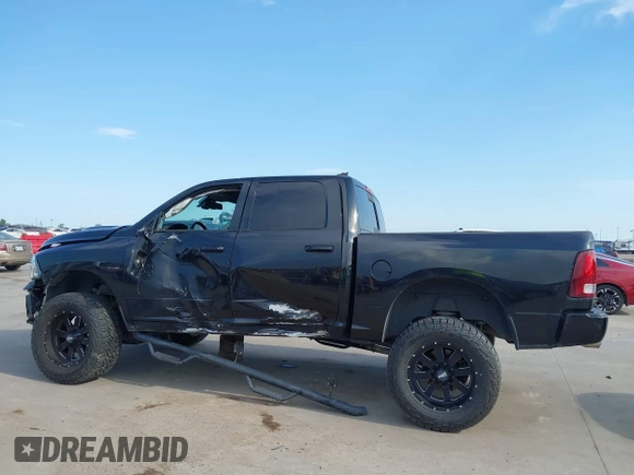 2018 Ram 1500 Sport z VIN 1C6RR7MT8JS168041, wystawiony jako IAAI lot #41887661 z przebiegiem 105 448 mil mil oraz . Historia ofert i sprzedaży dostępna na DreamBid. Obrazek 14.