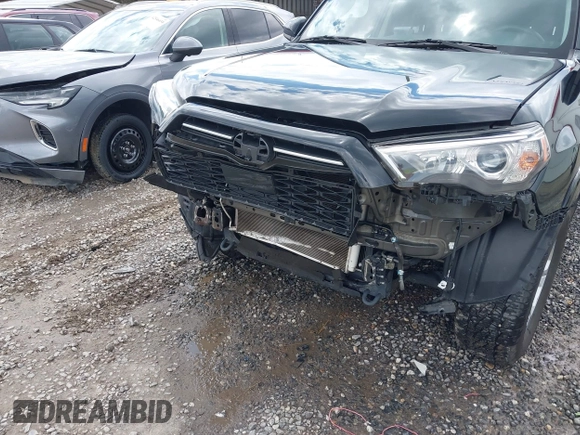 2021 Toyota 4Runner SR5 with VIN JTEMU5JR6M5882070, listed as a IAAI auction lot 42546284 with 79,206 mi miles and . Bid and sale history available at DreamBid. Image 6.