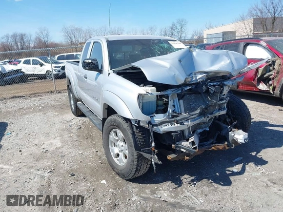 2012 Toyota Tacoma with VIN 5TFUU4ENXCX029003, listed as a IAAI auction lot 41898784 with 106,043 mi miles. Bid and sale history available at carsss.com. Image 1.