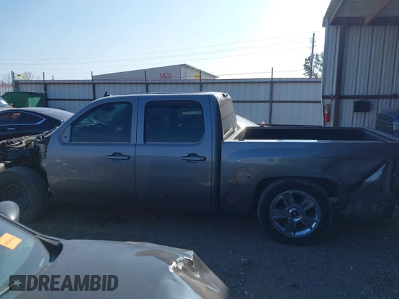 2013 Chevrolet Silverado 1500 LT with VIN 3GCPCSE08DG283985, listed as a IAAI auction lot 40983482 with 118,615 mi miles and . Bid and sale history available at DreamBid. Image 15.