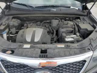 2012 Kia Sorento EX z VIN 5XYKU4A26CG252144, wystawiony jako Copart lot #56290995 z przebiegiem 220 802 mil mil oraz Szkoda całkowita • Salvage title. Historia ofert i sprzedaży dostępna na DreamBid. Obrazek 12.