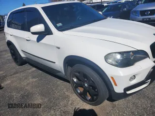 2010 BMW X5 z VIN 5UXFE8C5XAL310477, wystawiony jako Copart lot #53016985 z przebiegiem 135 124 mil mil oraz Tytuł czysty. Historia ofert i sprzedaży dostępna na DreamBid. Obrazek 1.